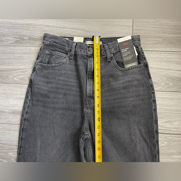 HOST Pick🎉Levi’s 70’s High Flare Black/Gray Wash jeans, Size 29 & 30 NWT!••• - Picture 15 of 16